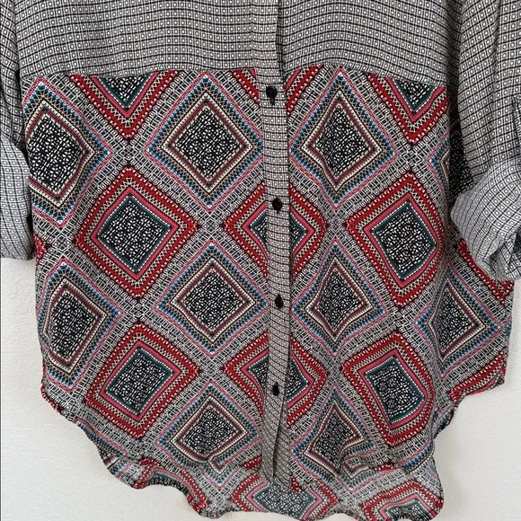 Tolani Selina from Revolve Button up in Diamonds 100% Silk Women's Small - Picture 4 of 9